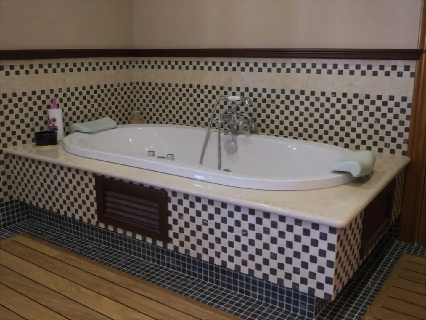 Houses for sale in Calle de las Cañas, 17, La Zubia Ciudad Bathroom of Houses for sale in La Zubia with Terrace, Swimming Pool and Balcony