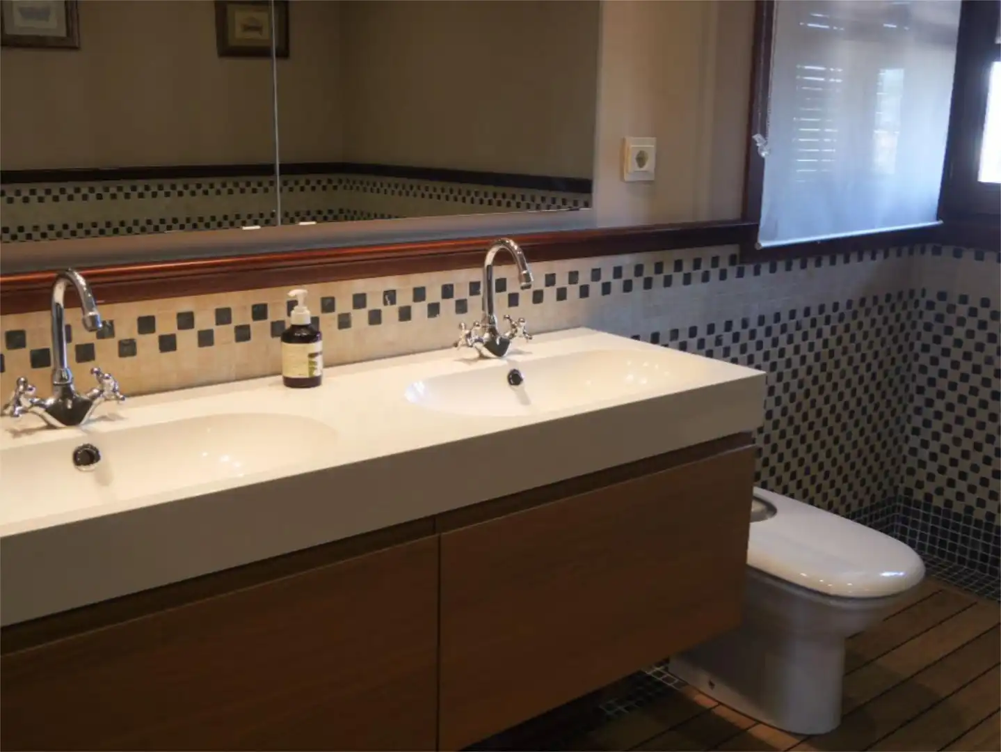 Houses for sale in Calle de las Cañas, 17, La Zubia Ciudad Bathroom of Houses for sale in La Zubia with Terrace, Swimming Pool and Balcony