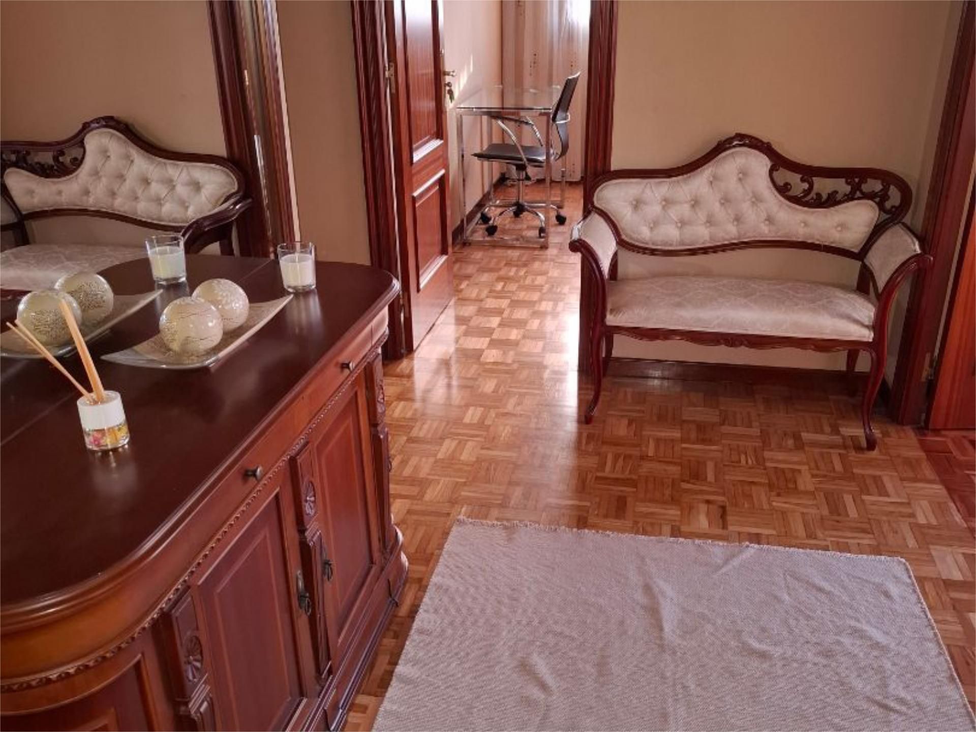 Habitación de Piso para compartir en A Coruña Capital  con Parquet y Amueblado