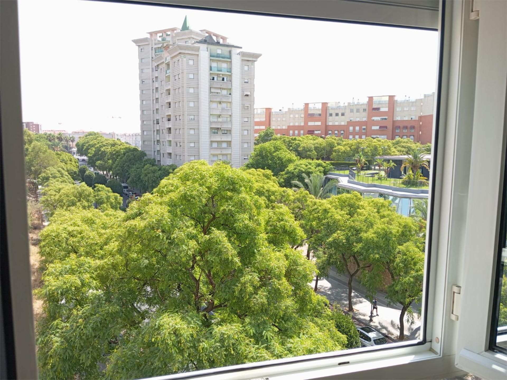 Vista exterior de Pis en venda en  Huelva Capital amb Aire condicionat, Calefacció i Parquet
