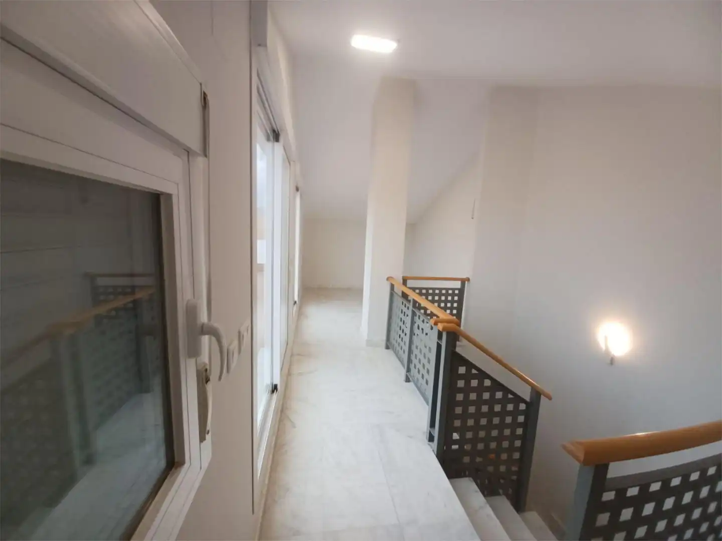Piso en venta en Calle Colombia, 17, Colegio Europa Piso en venta en Espartinas con Aire acondicionado, Calefacción y Jardín privado