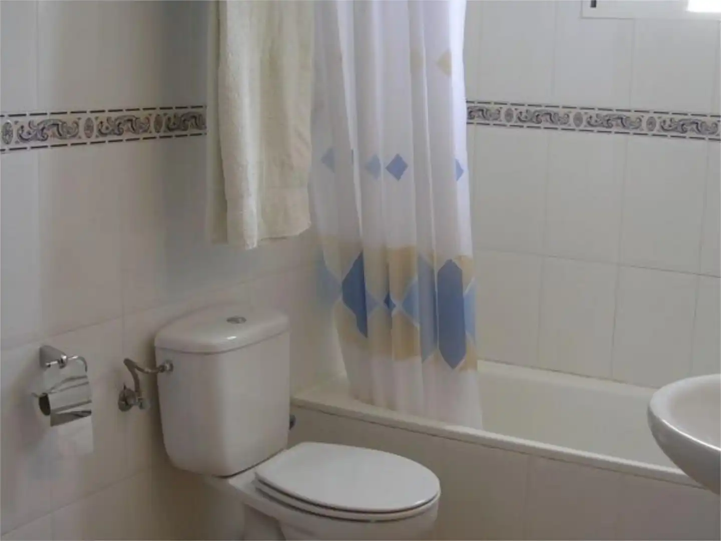 Badezimmer von Wohnung zum Verkauf in Órgiva mit Terrasse, Schwimmbad und Balkon