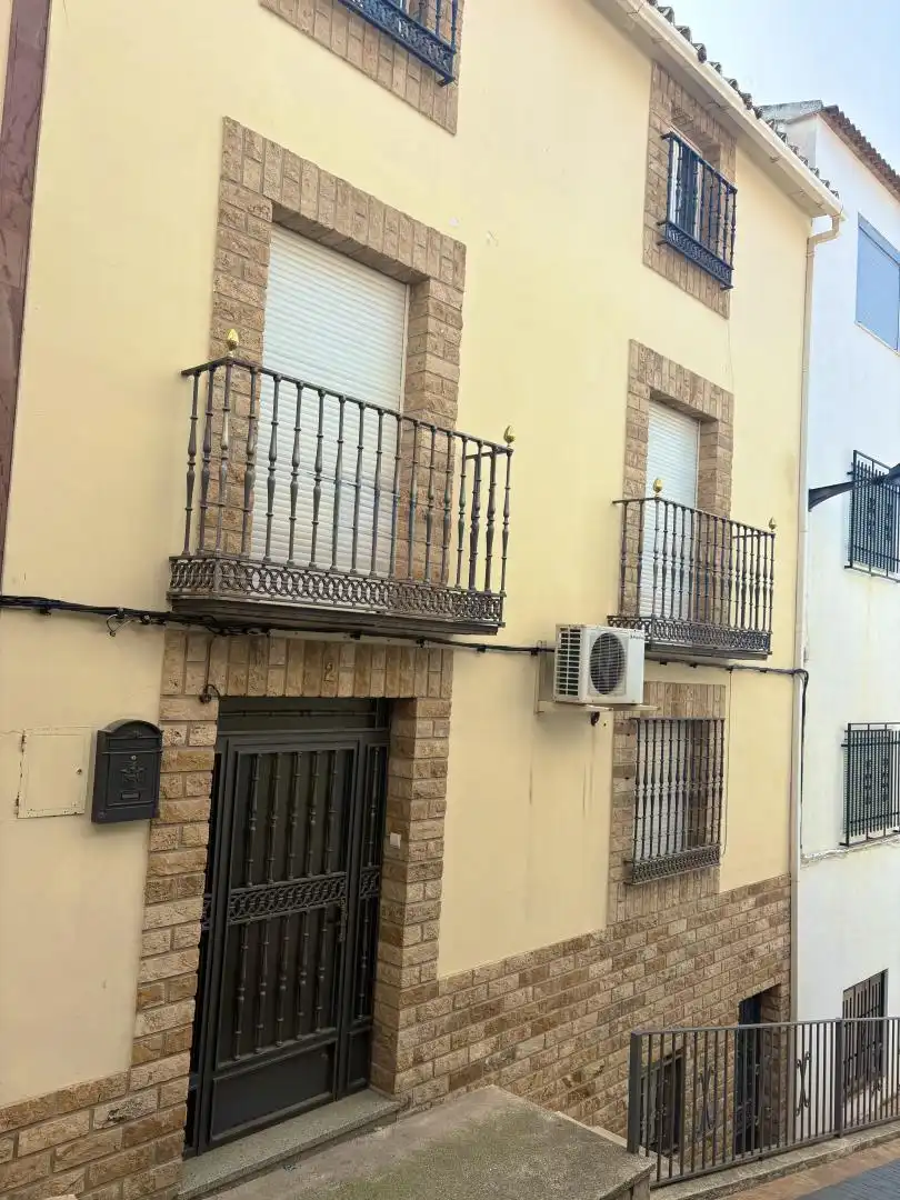 Terrassa de Casa adosada en venda en La Guardia de Jaén amb Aire condicionat, Terrassa i Balcó