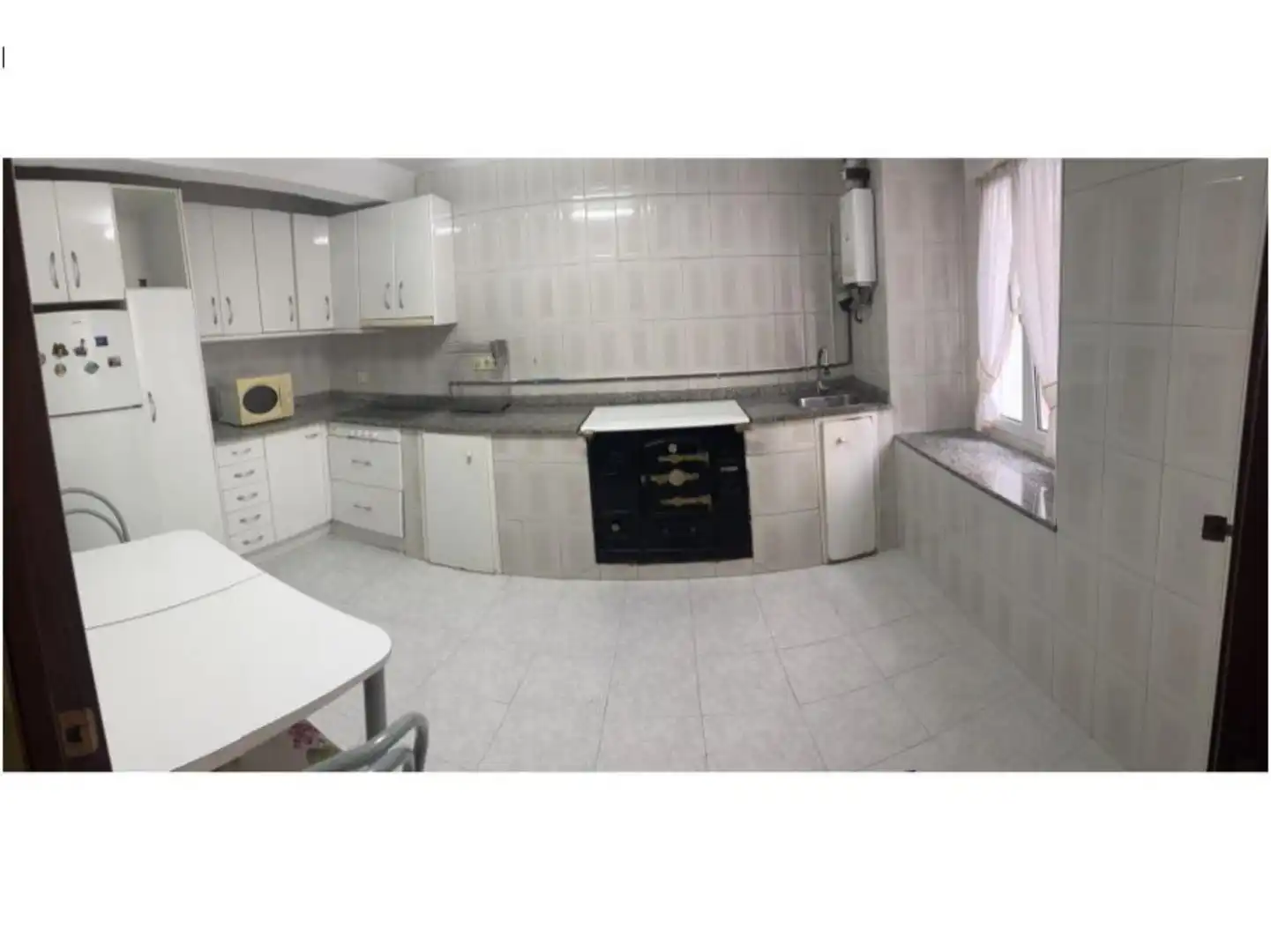 Casa o chalet en venta en Plaza la Villa, 1, Santoña Cocina de Casa o chalet en venta en Santoña con Jardín privado, Trastero y Amueblado