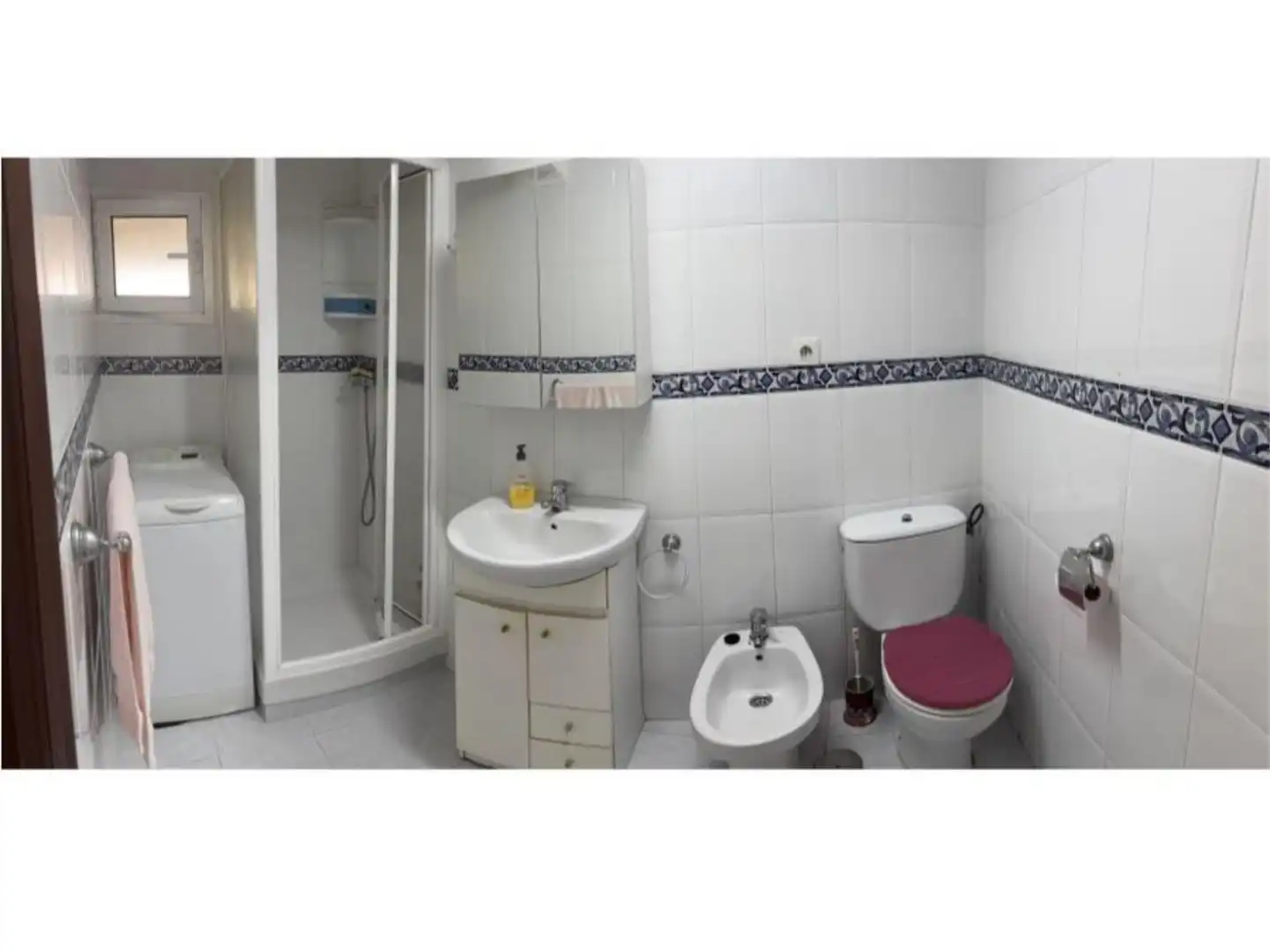 Casa o chalet en venta en Plaza la Villa, 1, Santoña Baño de Casa o chalet en venta en Santoña con Jardín privado, Trastero y Amueblado
