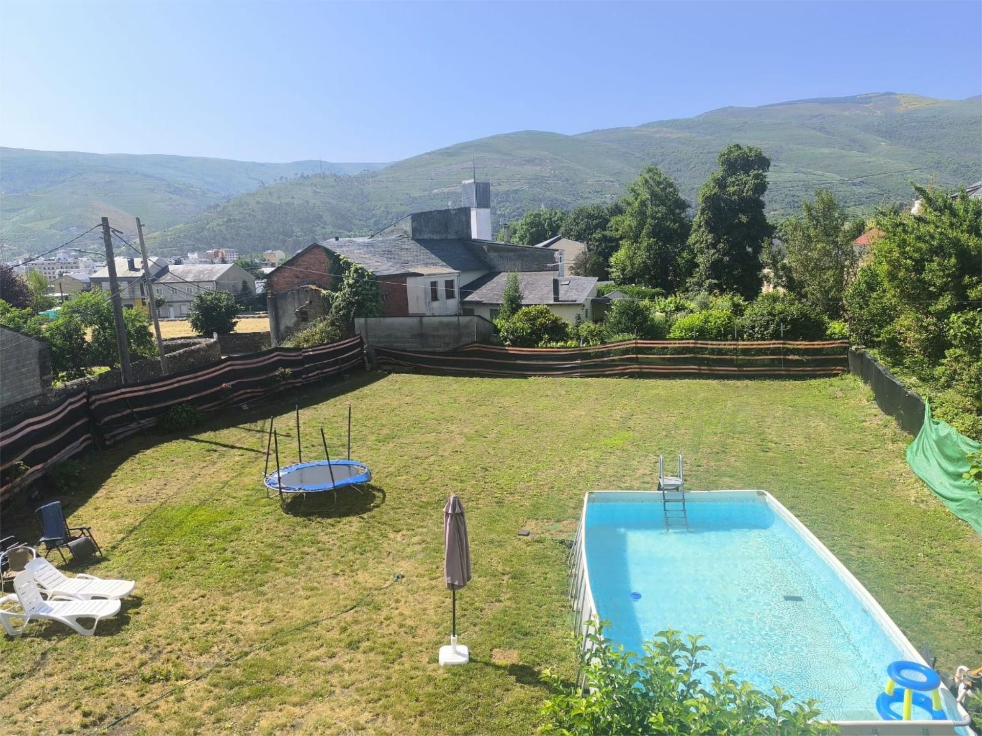 Swimming pool of House or chalet for sale in O Barco de Valdeorras    with Air Conditioner, Heating and Private garden