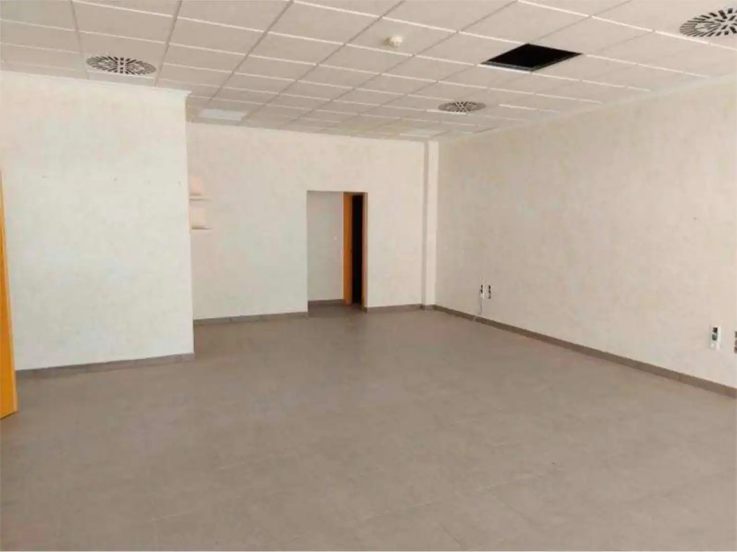 Fabrikhallen zur Miete in Carrer Campello, 8, Balcón de Finestrat - Terra Marina Fabrikhallen zur Miete in Finestrat mit Klimaanlage und Heizung