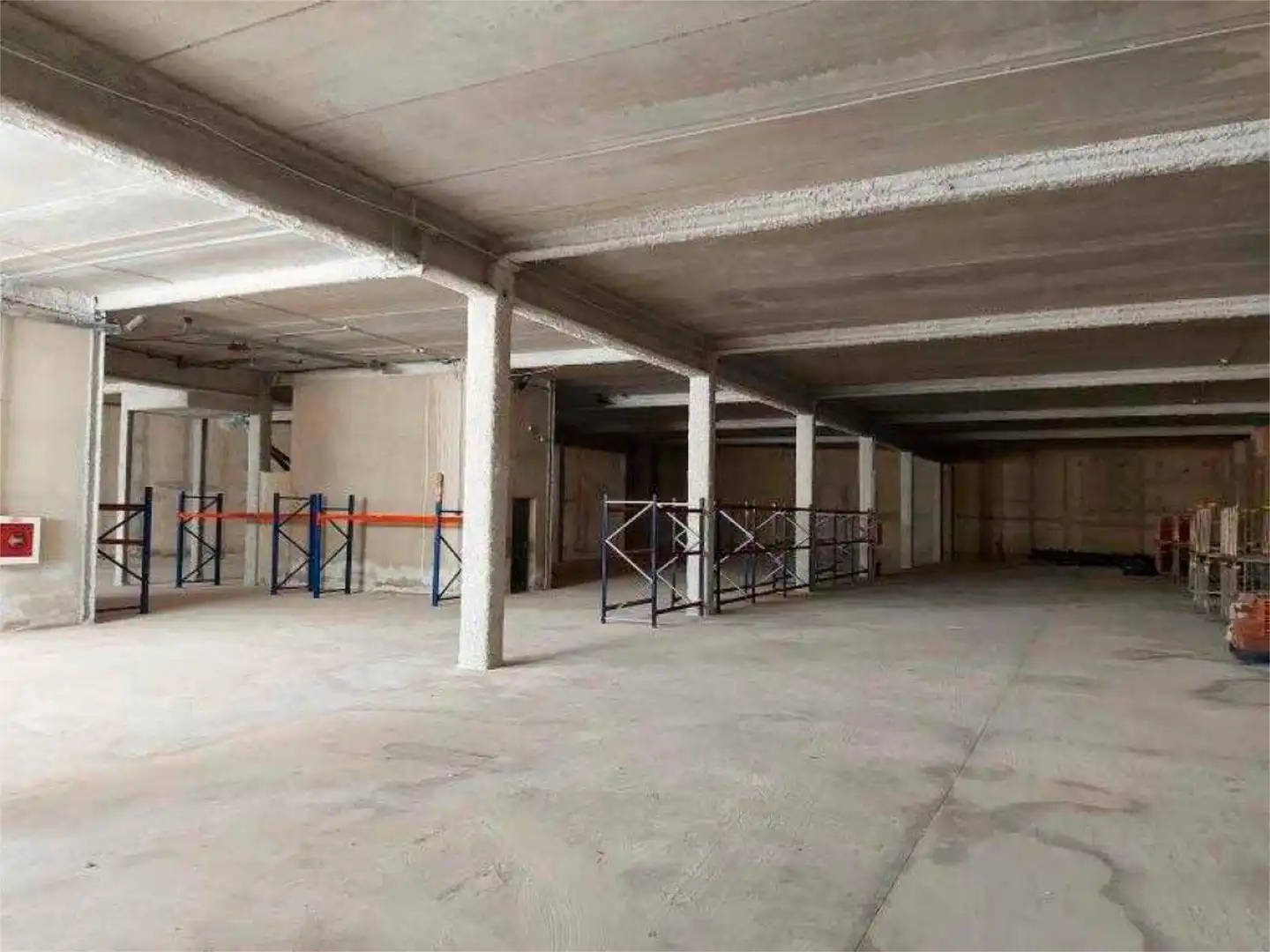 Fabrikhallen zur Miete in Carrer Campello, 8, Balcón de Finestrat - Terra Marina Fabrikhallen zur Miete in Finestrat mit Klimaanlage und Heizung
