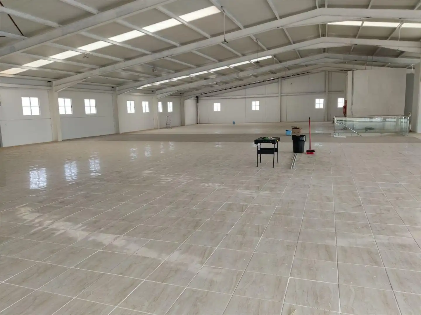 Fabrikhallen zur Miete in Carrer Campello, 8, Balcón de Finestrat - Terra Marina Fabrikhallen zur Miete in Finestrat mit Klimaanlage und Heizung