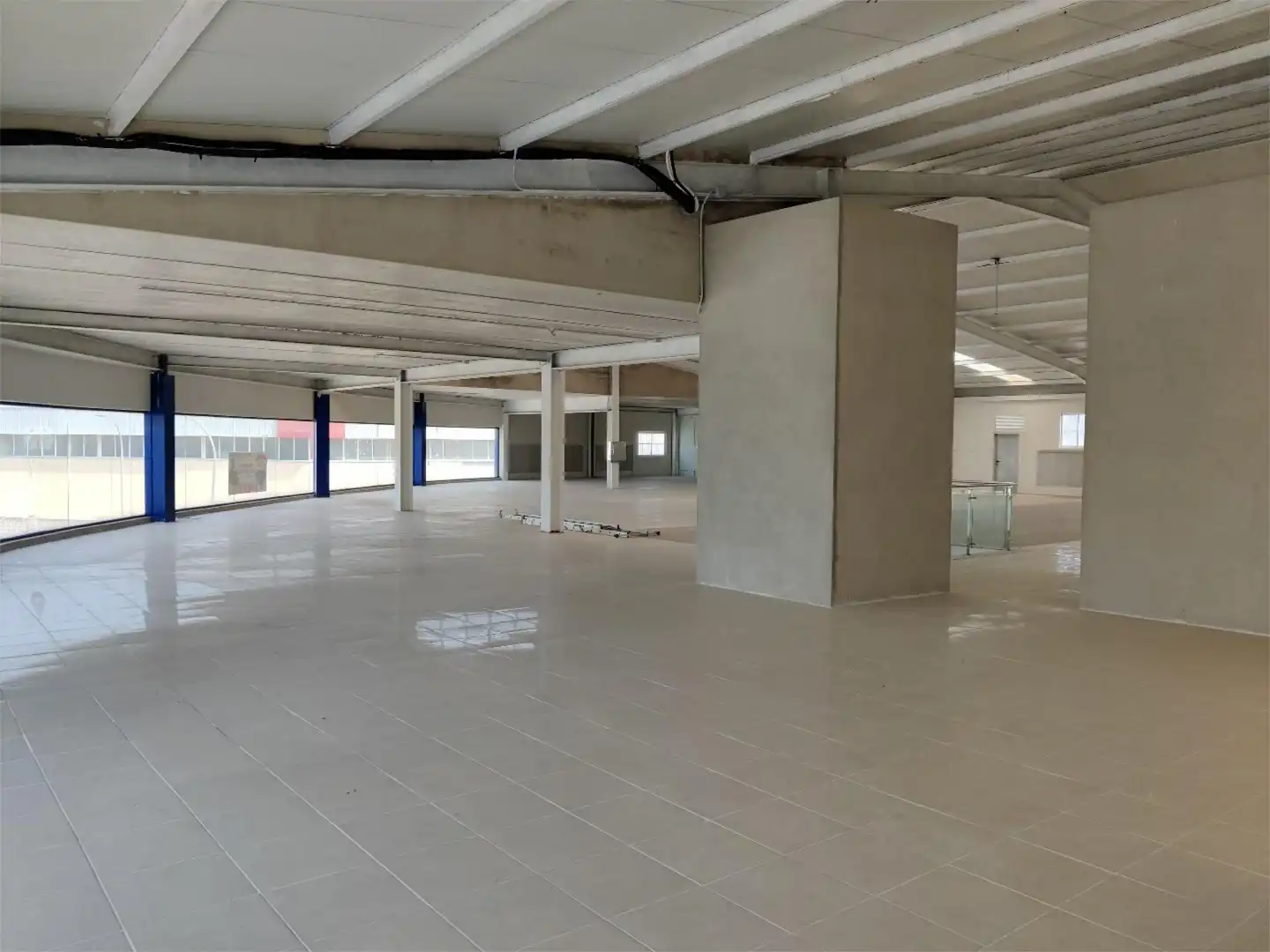 Fabrikhallen zur Miete in Carrer Campello, 8, Balcón de Finestrat - Terra Marina Fabrikhallen zur Miete in Finestrat mit Klimaanlage und Heizung