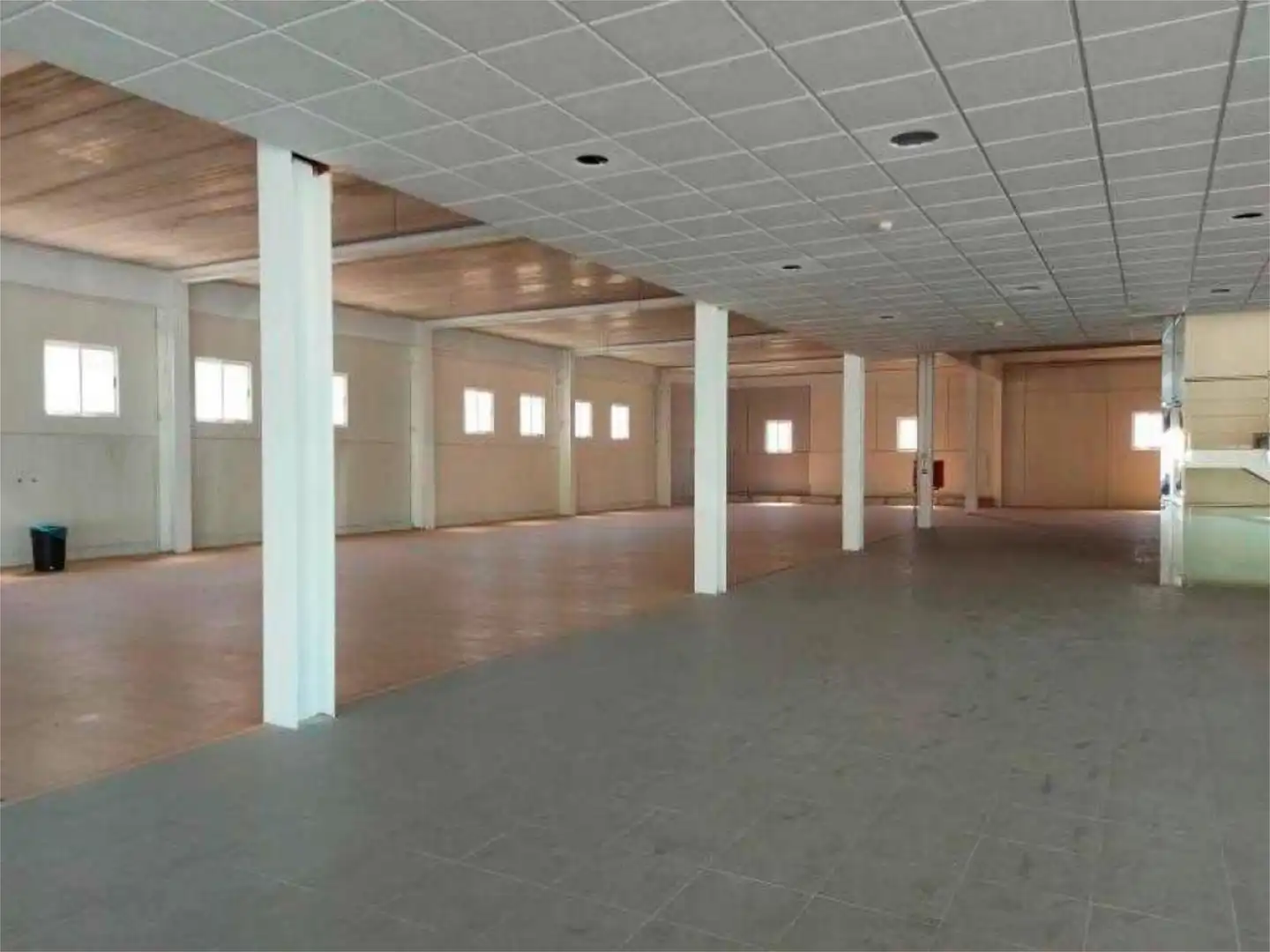 Fabrikhallen zur Miete in Carrer Campello, 8, Balcón de Finestrat - Terra Marina Fabrikhallen zur Miete in Finestrat mit Klimaanlage und Heizung