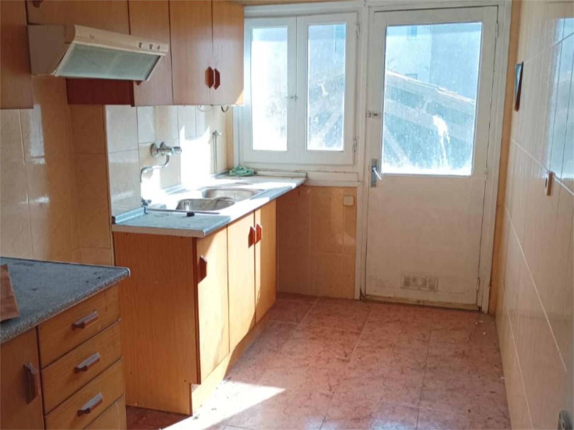 Kitchen of Flat to rent in Monzón  with Terrace and Balcony