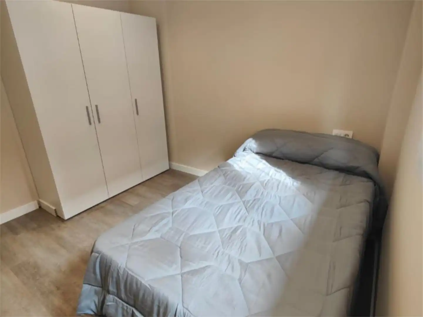 Room in Calle Huerta de Murcia, 2, Guadalupe Bedroom of Flat for share in Murcia with Furnished