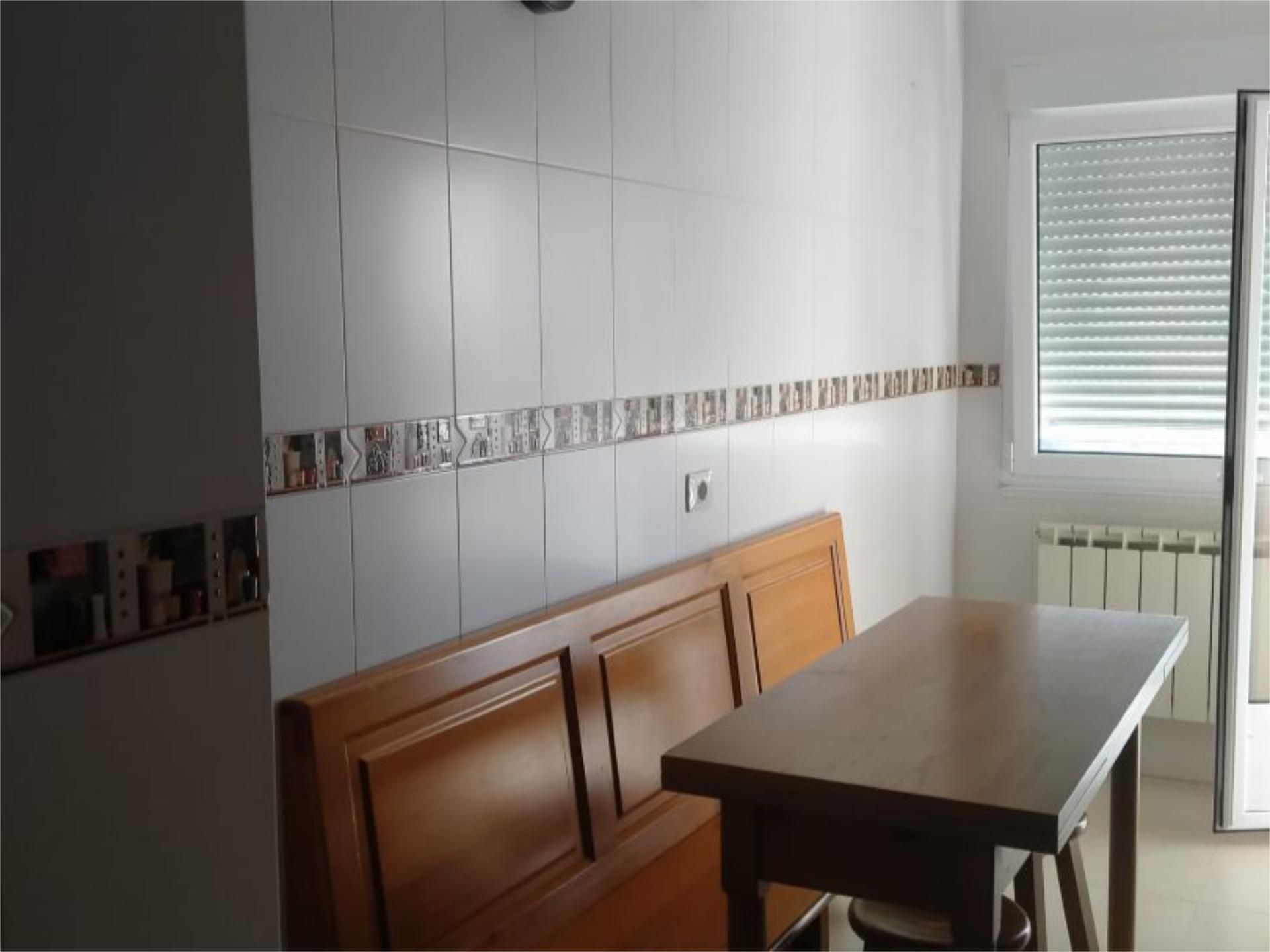 Cuina de Pis en venda en A Fonsagrada  amb Calefacció, Parquet i Terrassa