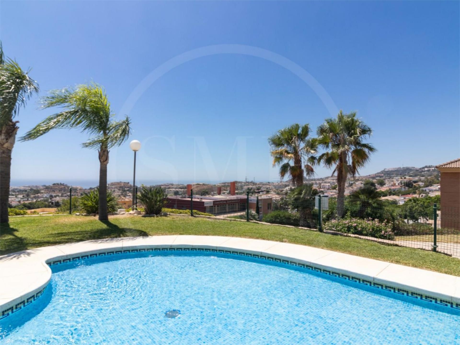 Exterior view of Flat for sale in Benalmádena  with Air Conditioner, Terrace and Swimming Pool