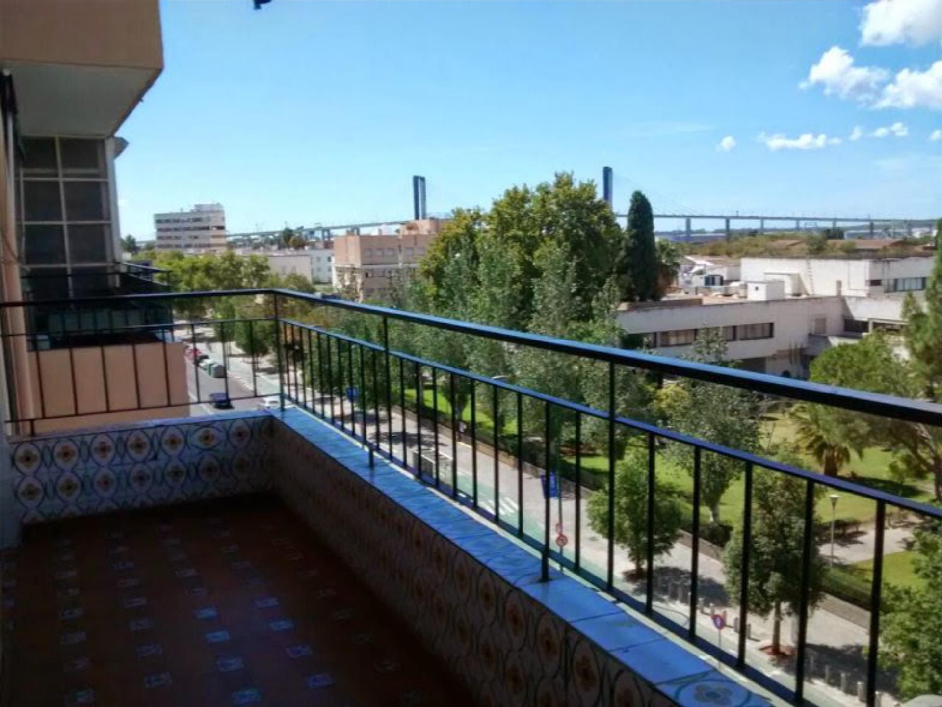 Exterior view of Flat to rent in  Sevilla Capital
