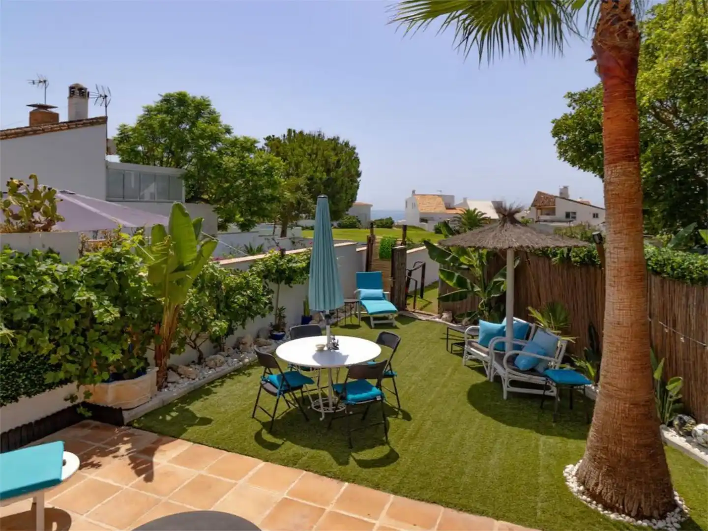 Casa o chalet de alquiler en Calle Maestro Chueca, 14, Bahía Dorada Terraza de Casa o chalet de alquiler en Estepona con Aire acondicionado, Calefacción y Jardín privado