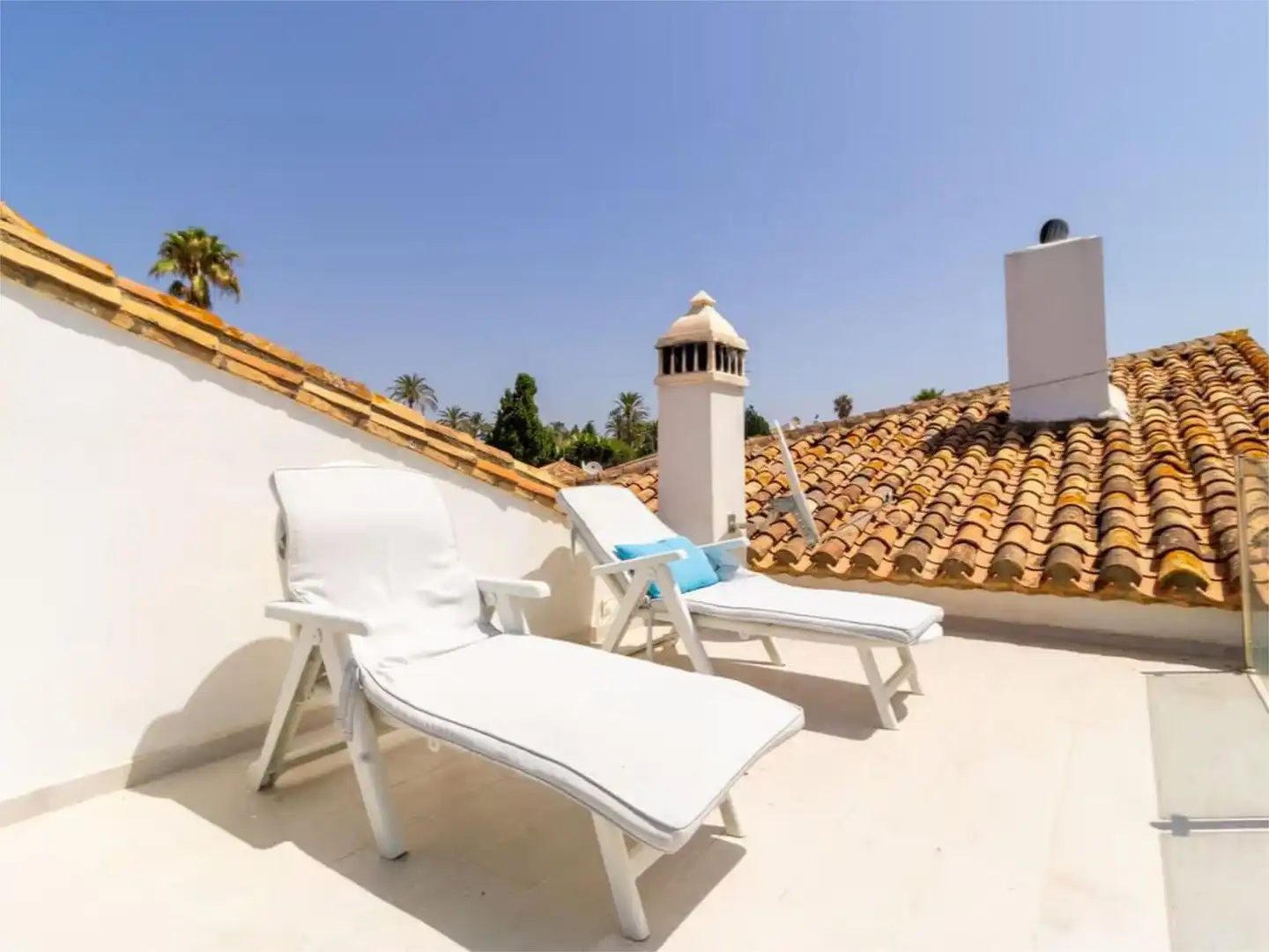 Casa o chalet de alquiler en Calle Maestro Chueca, 14, Bahía Dorada Terraza de Casa o chalet de alquiler en Estepona con Aire acondicionado, Calefacción y Jardín privado