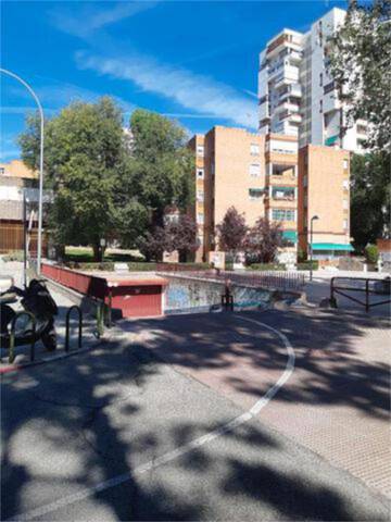 Garaje en Alquiler en Canillas