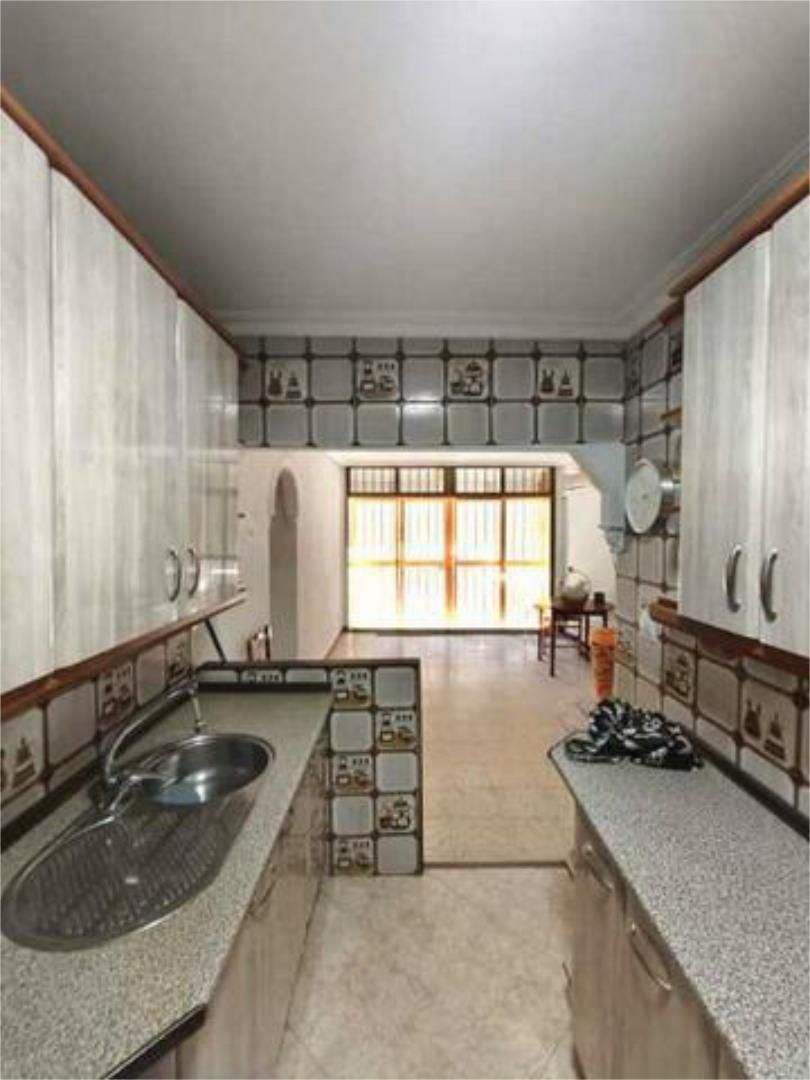 Kitchen of Flat for sale in  Sevilla Capital