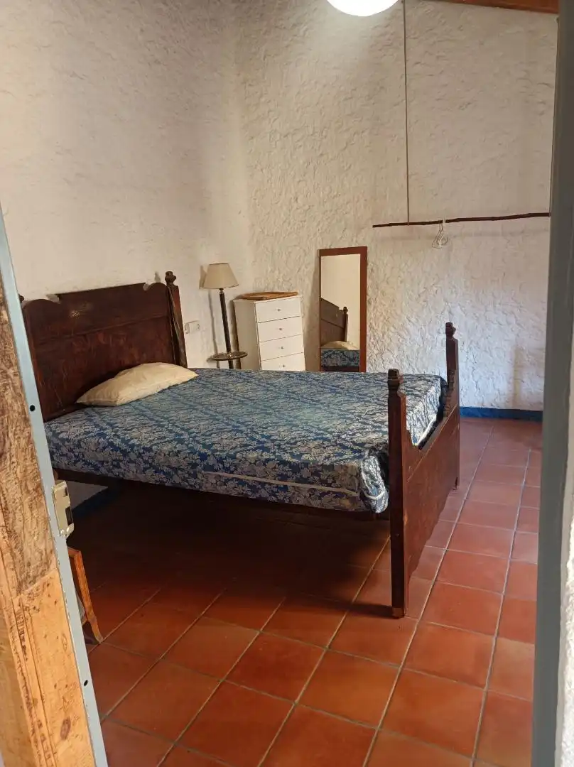 Schlafzimmer von Country house zur Miete in Borrassà mit Terrasse und Balkon