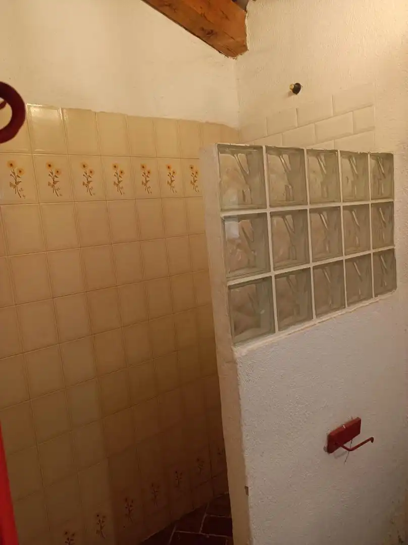 Badezimmer von Country house zur Miete in Borrassà mit Terrasse und Balkon