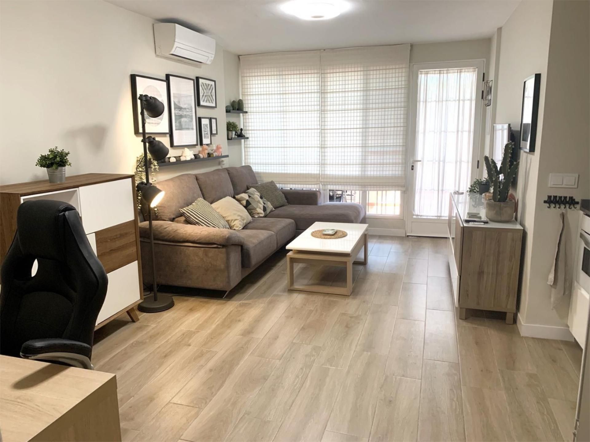 Living room of Flat for sale in Marbella  with Air Conditioner, Terrace and Swimming Pool