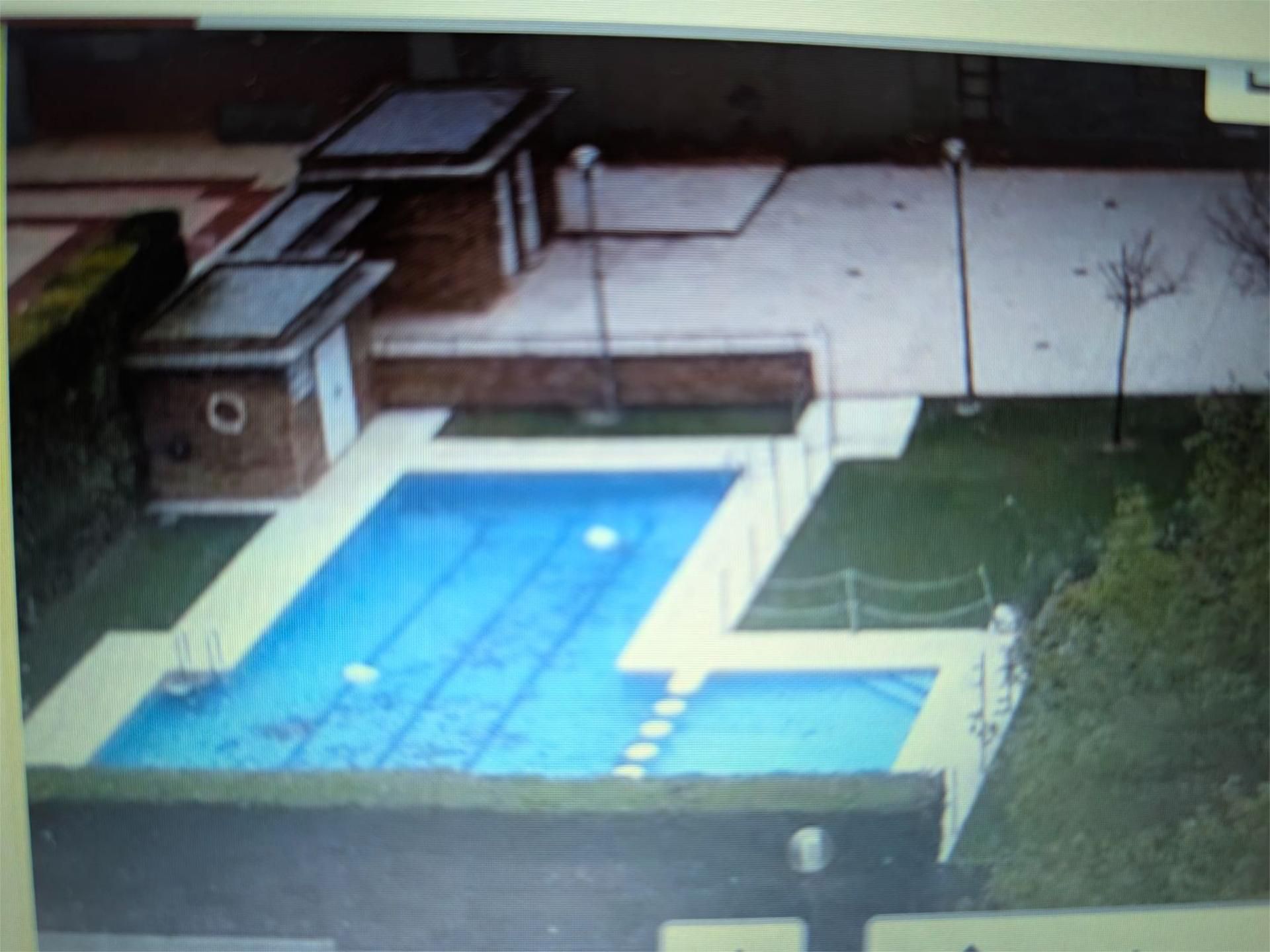 Piscina de Pis de lloguer en  Logroño amb Calefacció, Jardí privat i Parquet