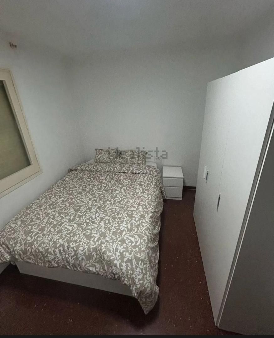 Habitación de Piso para compartir en Manresa con Amueblado y Balcón