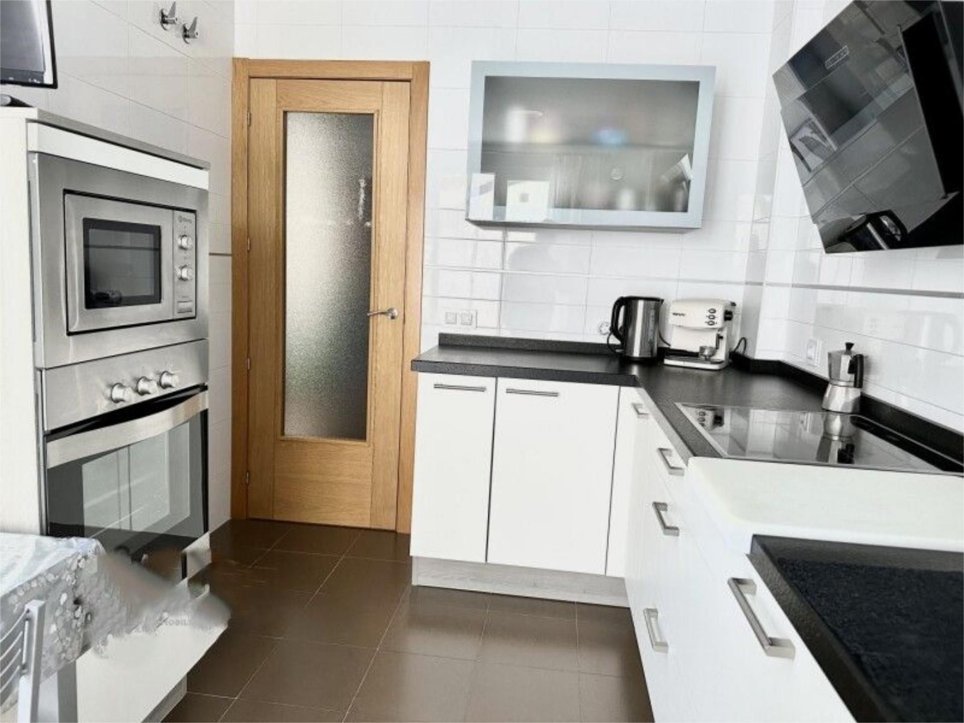 Kitchen of Single-family semi-detached to rent in  Granada Capital  with Air Conditioner and Terrace