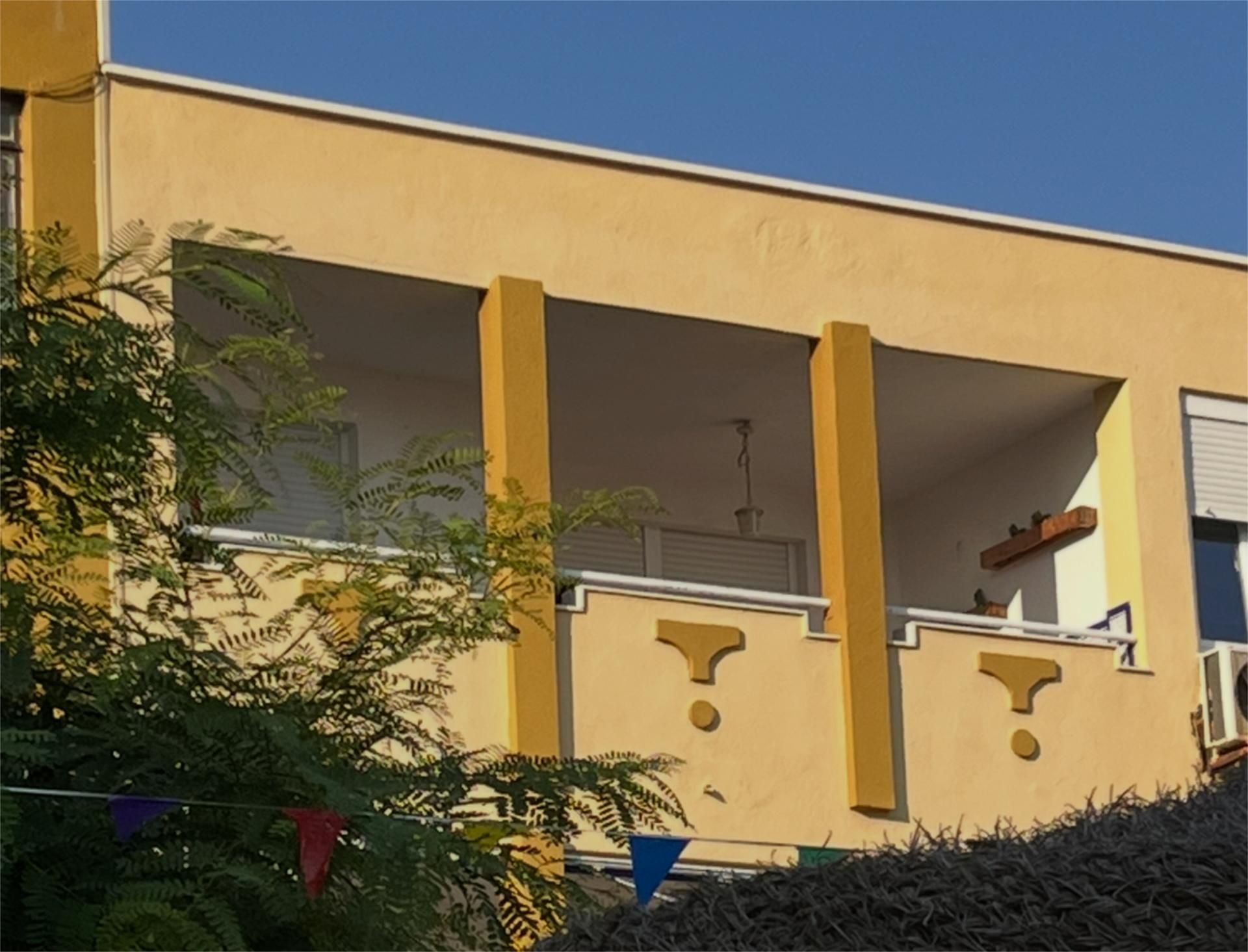 Vista exterior de Apartament de lloguer en  Almería Capital amb Jardí privat, Piscina i Moblat