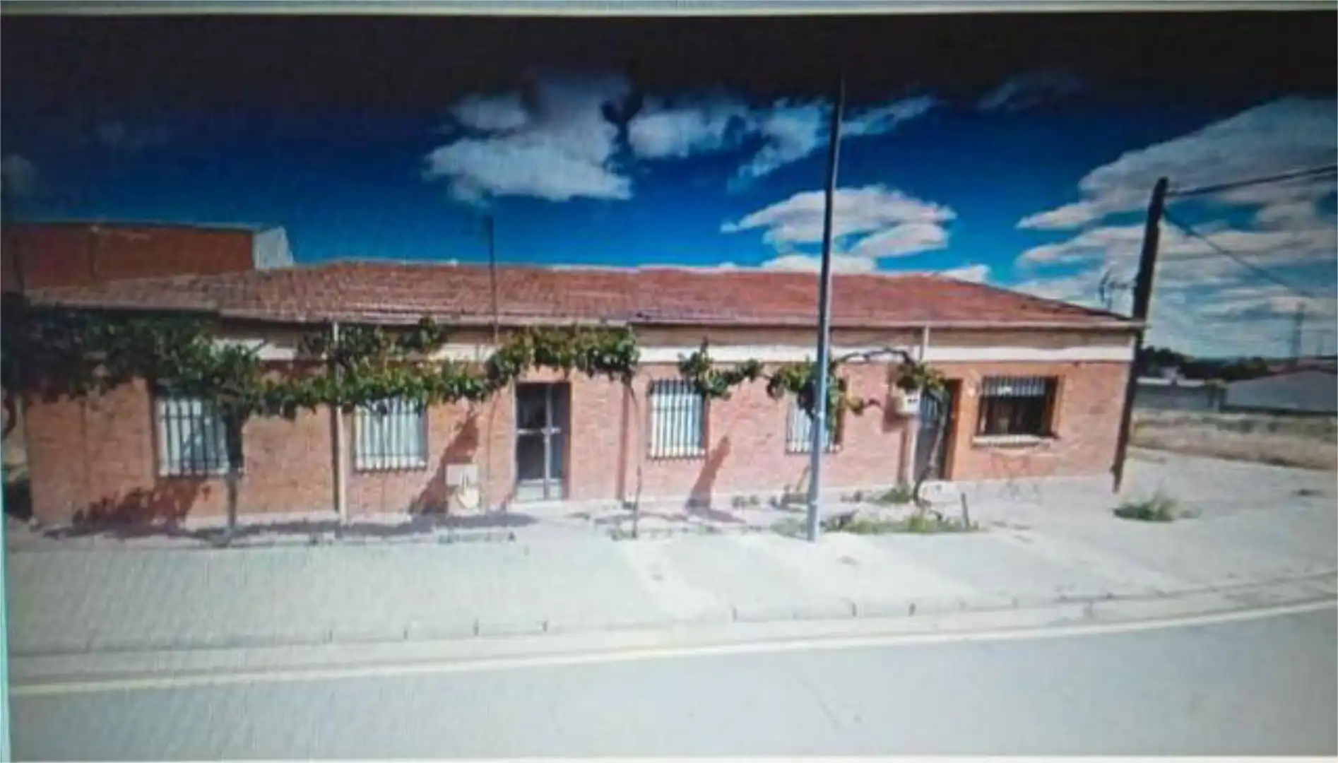 Vista exterior de Casa o chalet en venta en Corrales del Vino