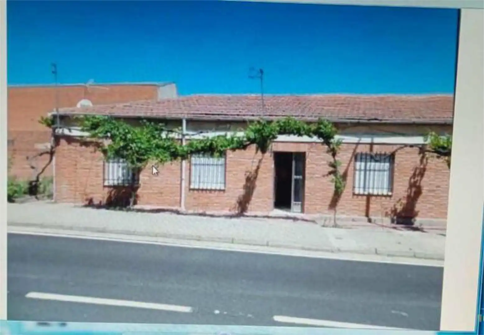 Vista exterior de Casa o chalet en venta en Corrales del Vino