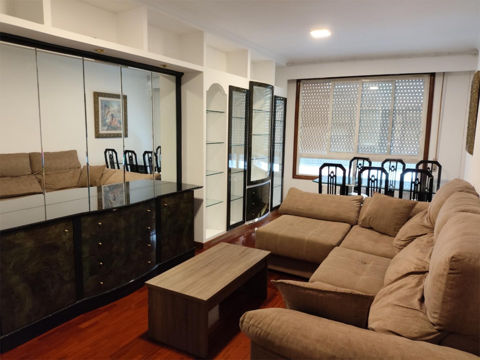 Living room of Flat to rent in Ourense Capital   with Heating, Parquet flooring and Furnished