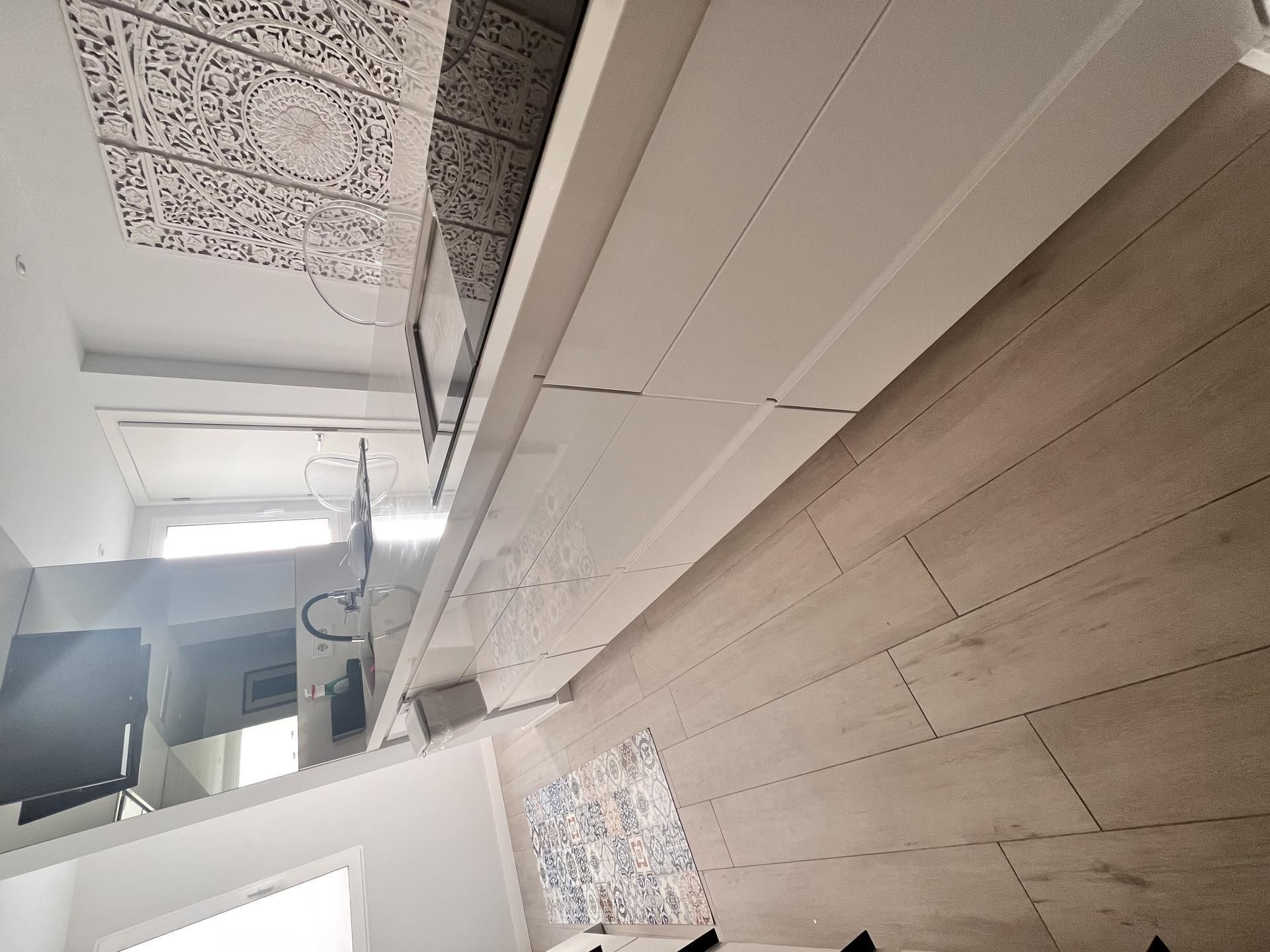 Kitchen of Flat to share in Gandia  with Air Conditioner, Heating and Parquet flooring