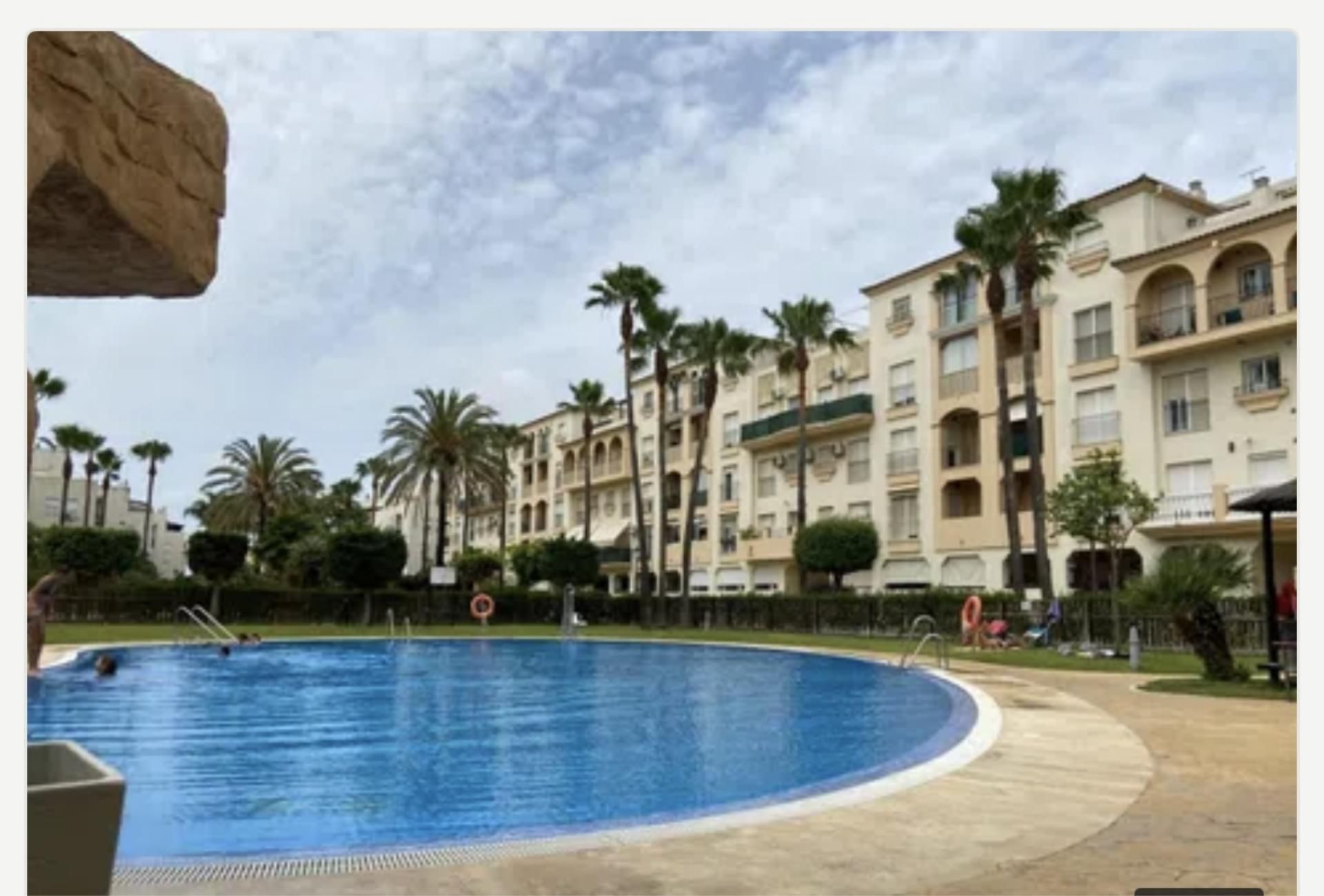 Vista exterior de Pis en venda en El Puerto de Santa María amb Aire condicionat, Jardí privat i Parquet