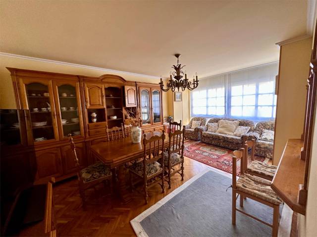 Piso en Alquiler en Praza Rosalía de Castro, 38 en Foz