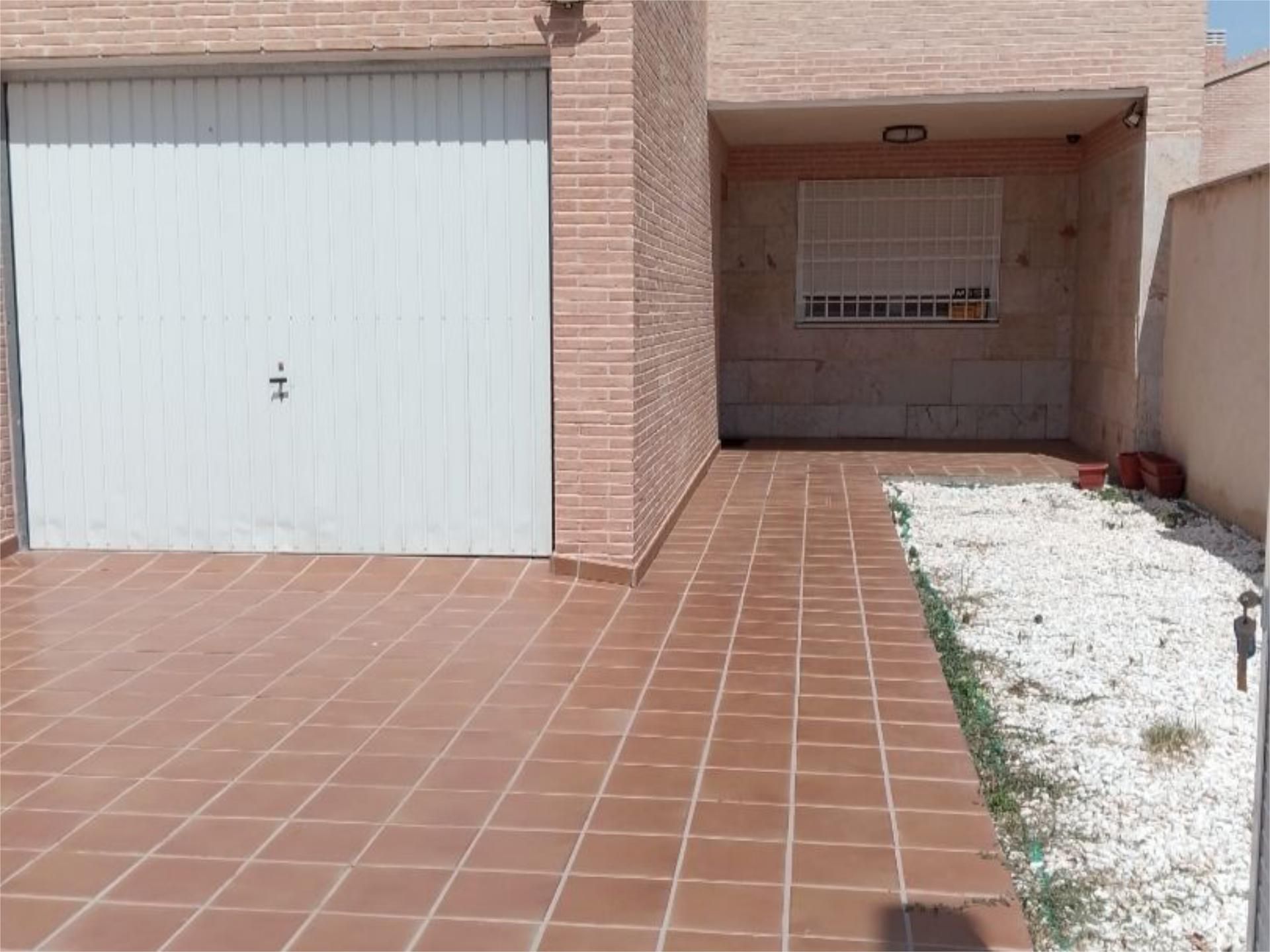 Exterior view of House or chalet for sale in Nambroca  with Terrace, Swimming Pool and Balcony