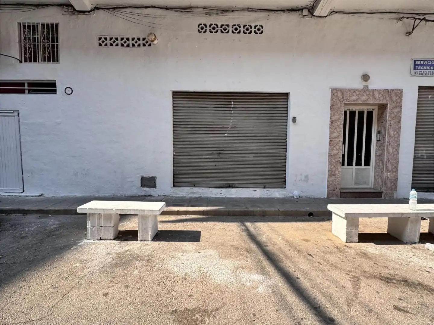 Vista exterior de Local de lloguer en Torrevieja