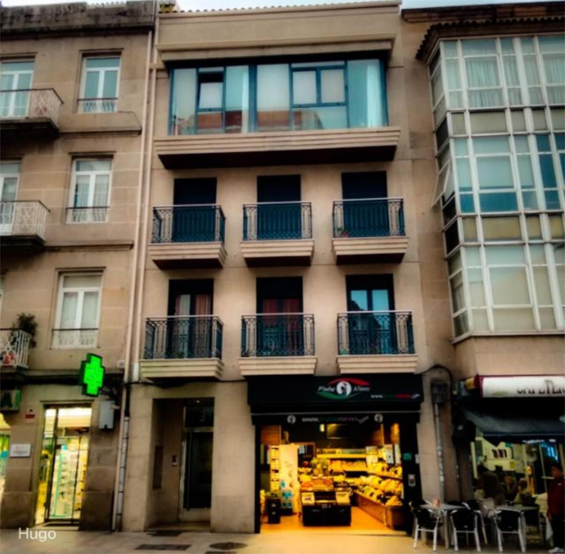 Vista exterior de Pis en venda en Vigo  amb Jardí privat, Parquet i Moblat