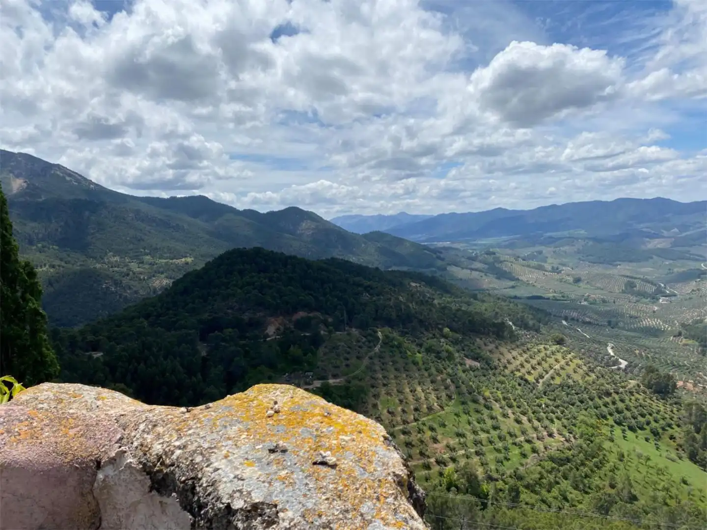 Casa adosada en venta en Calle Caballeros Santiaguistas, 4, Segura de la Sierra Vista exterior de Casa adosada en venta en Segura de la Sierra con Calefacción, Terraza y Balcón