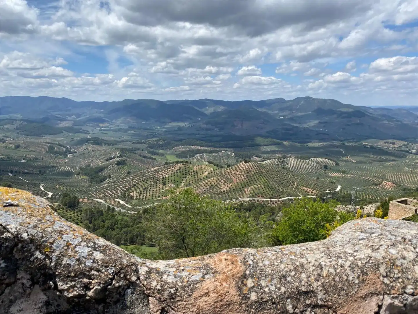 Casa adosada en venta en Calle Caballeros Santiaguistas, 4, Segura de la Sierra Vista exterior de Casa adosada en venta en Segura de la Sierra con Calefacción, Terraza y Balcón