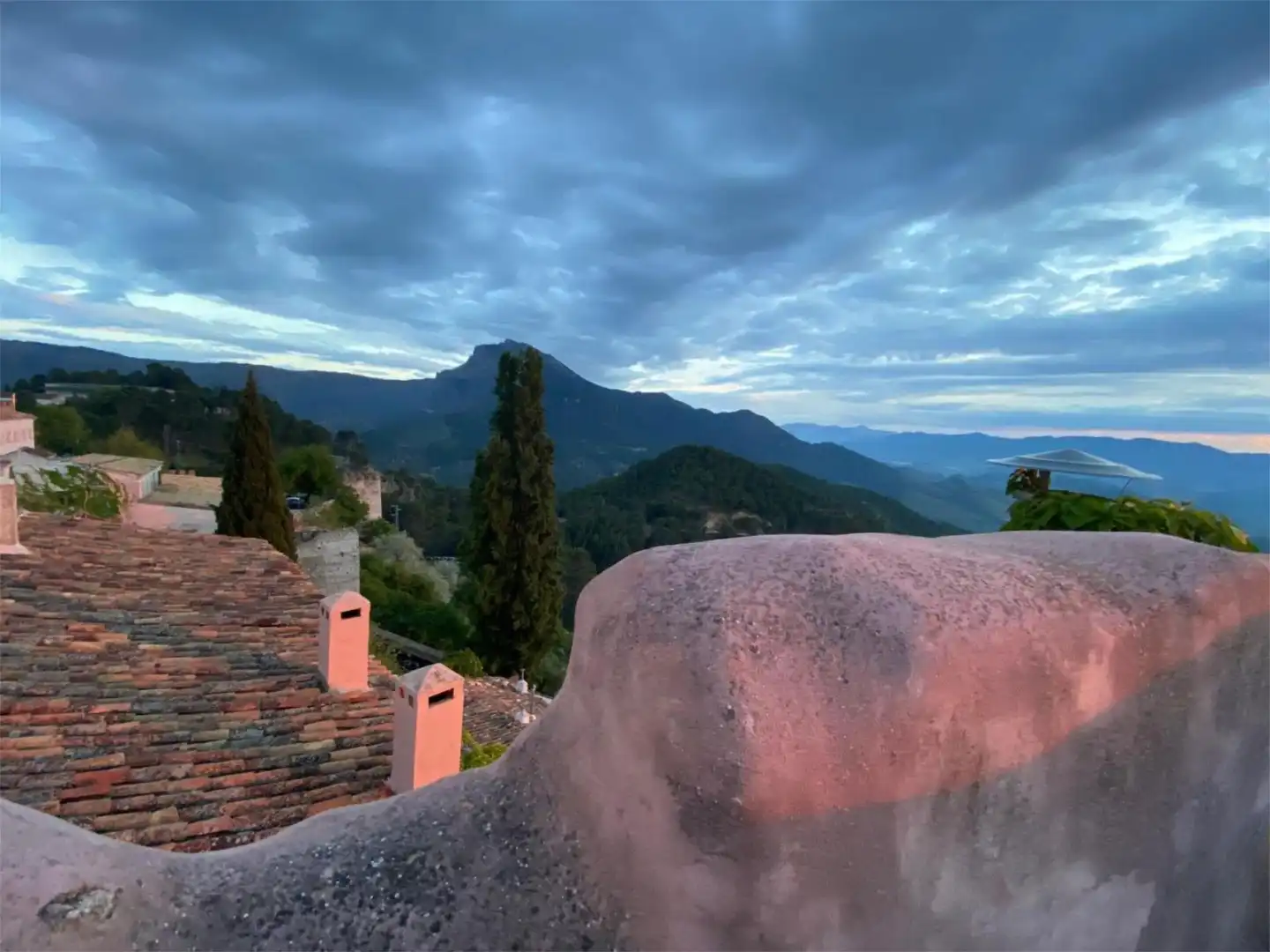 Casa adosada en venta en Calle Caballeros Santiaguistas, 4, Segura de la Sierra Vista exterior de Casa adosada en venta en Segura de la Sierra con Calefacción, Terraza y Balcón