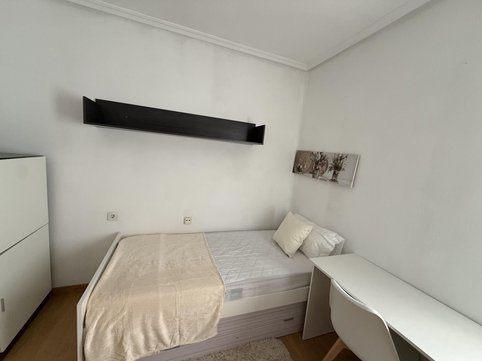 Dormitori de Pis per a compartir en Vitoria - Gasteiz amb Calefacció, Parquet i Terrassa