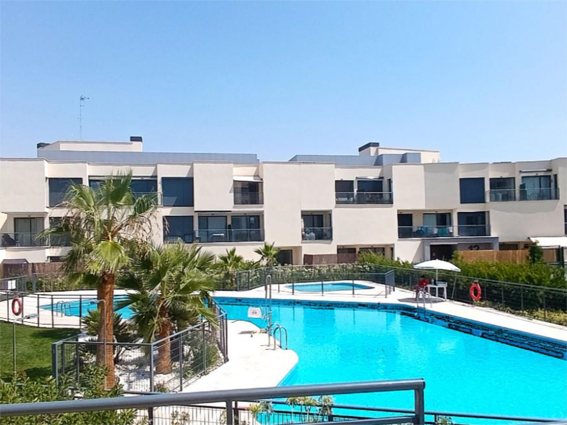 Piscina de Pis en venda en San Sebastián de los Reyes amb Aire condicionat, Calefacció i Jardí privat