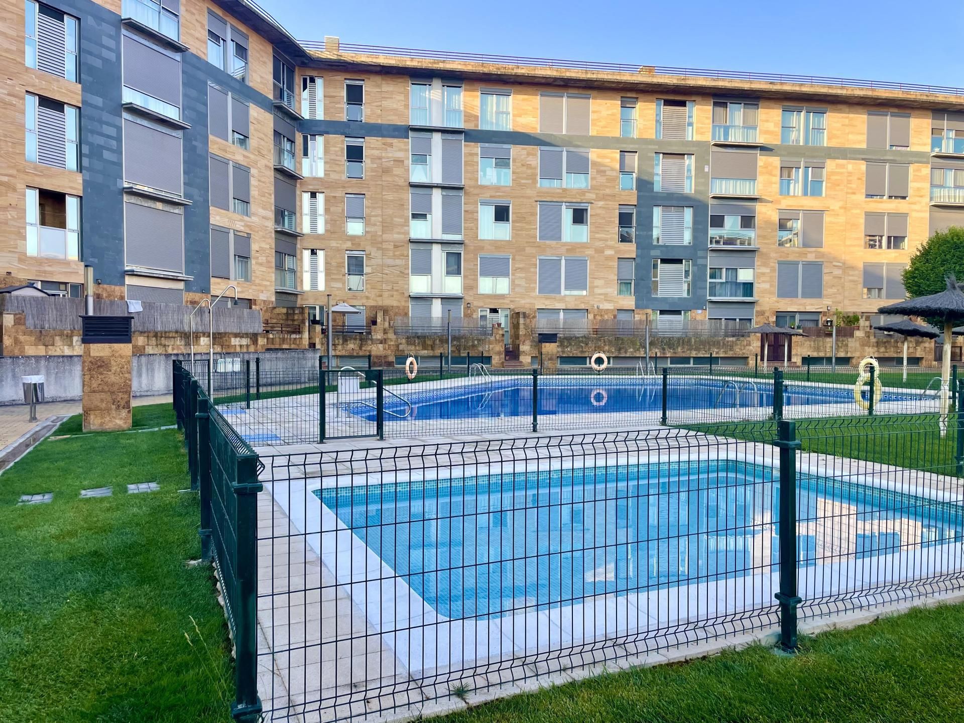Swimming pool of Flat to rent in Talavera de la Reina  with Air Conditioner, Heating and Private garden