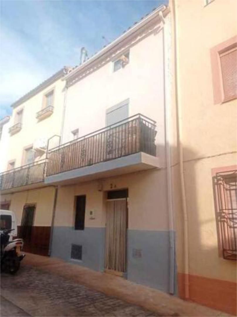 Exterior view of Single-family semi-detached for sale in  Madrid Capital