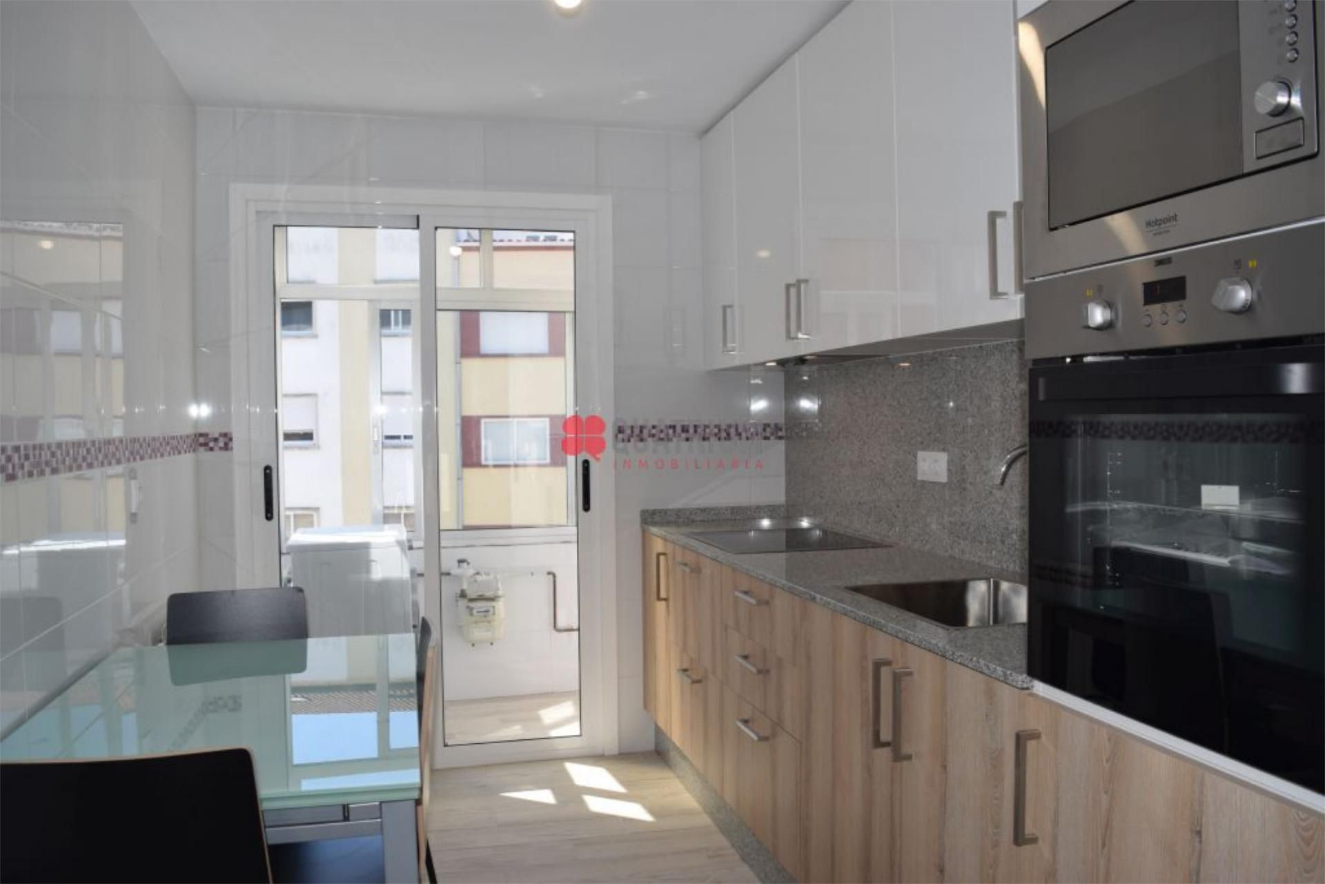 Kitchen of Flat to rent in Santiago de Compostela   with Heating, Terrace and Furnished