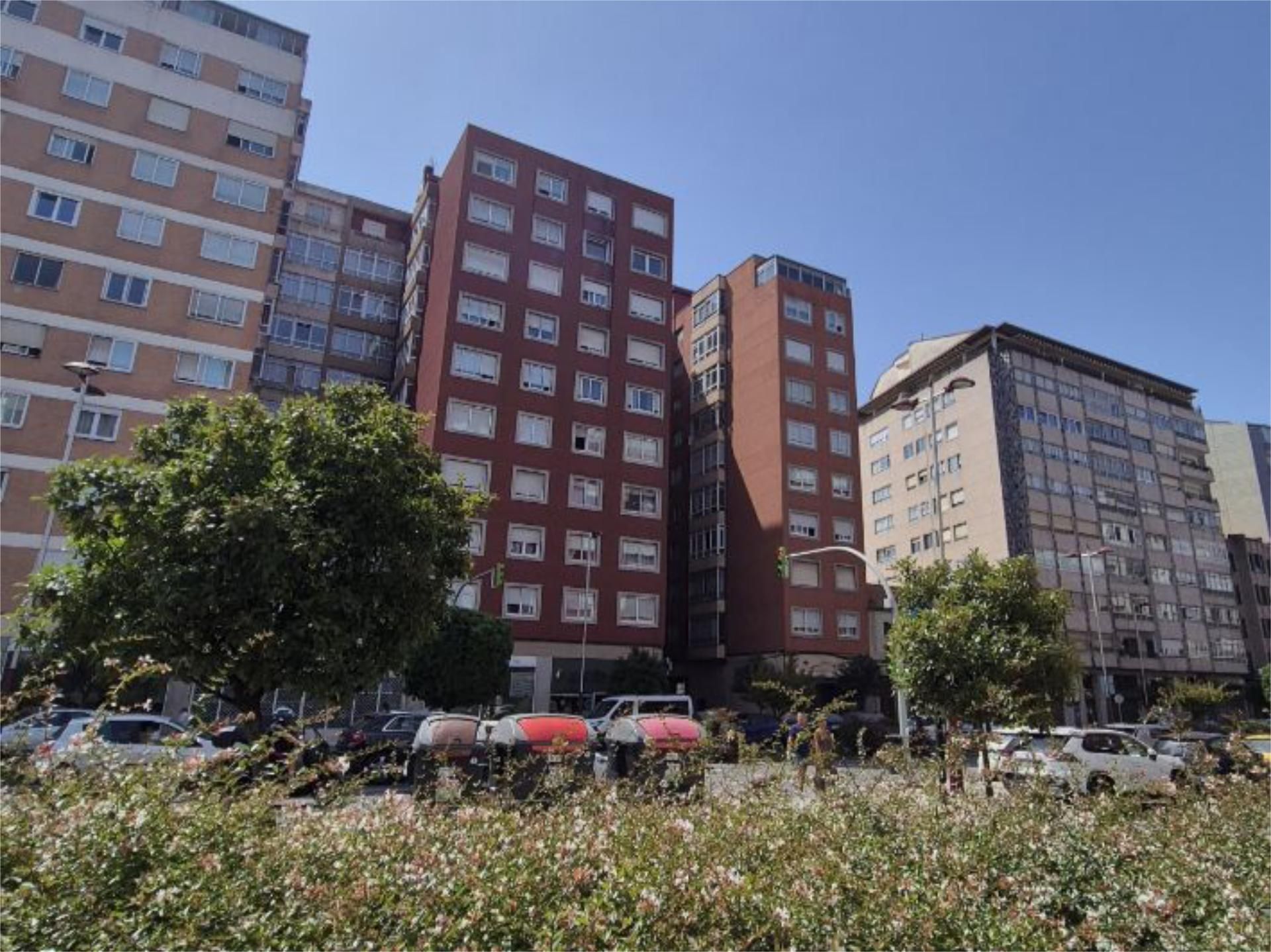 Vista exterior de Pis en venda en Vigo  amb Calefacció, Parquet i Terrassa