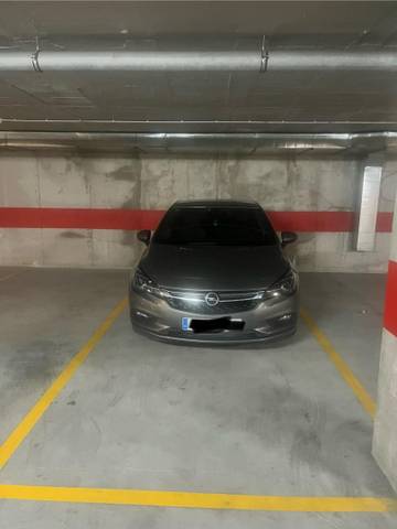 Garaje en Alquiler en Calle Cantando bajo la lluvia, 46 en Valdespartera